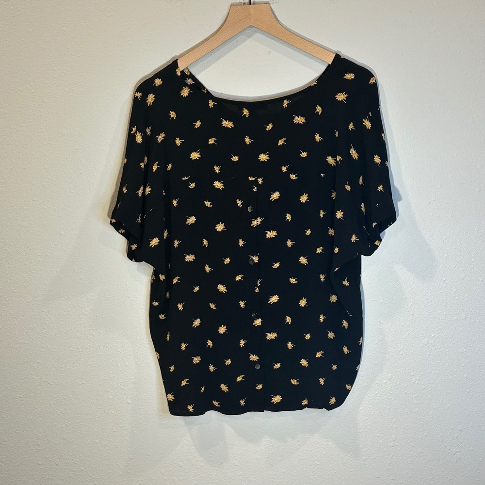Madewell Blouse Women's Size Medium Black Floral Button Back V-Neck Cottage Boho - Picture 4 of 16